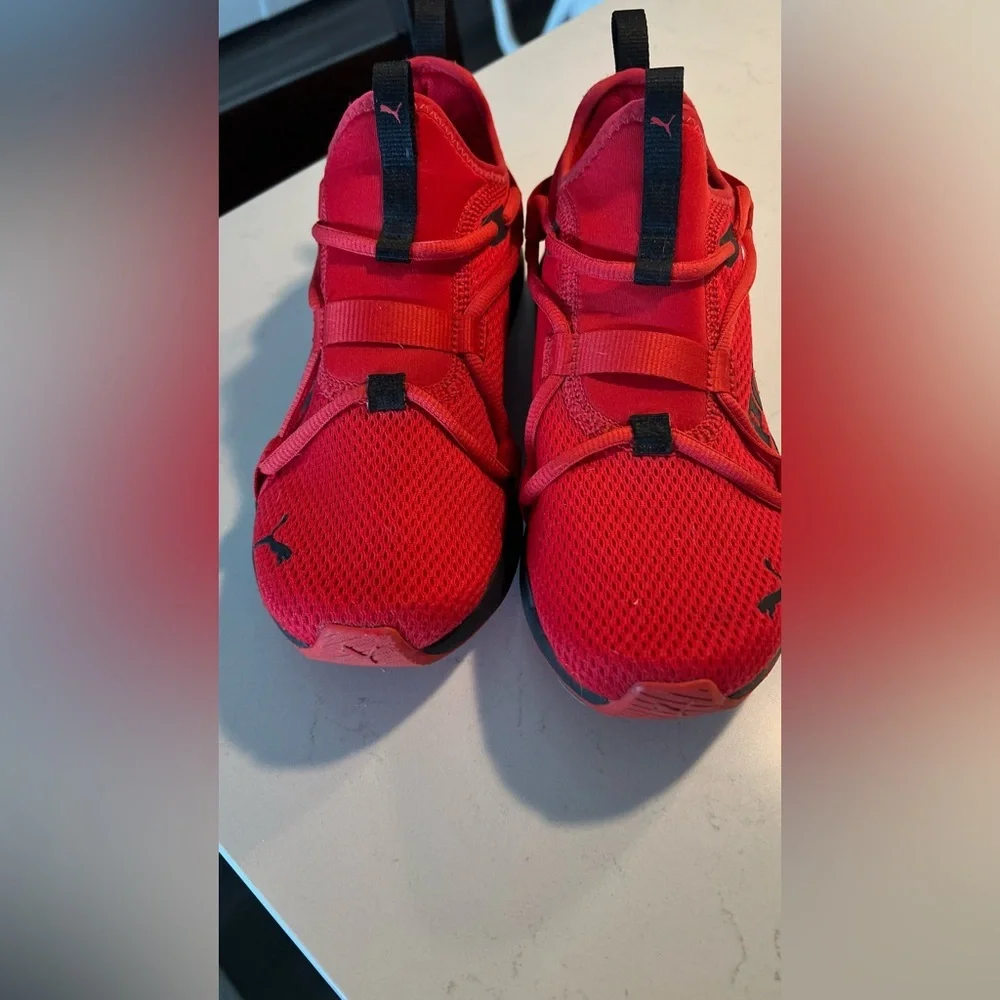 Puma Red women’s Mesh Sneakers with Black Details size 9